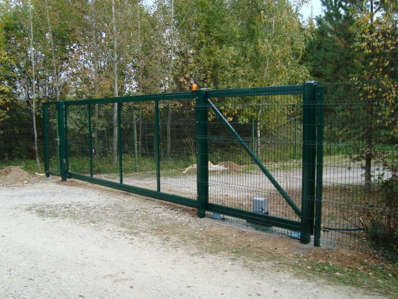 Сетчатый забор DoorHan в Красноярске с установкой