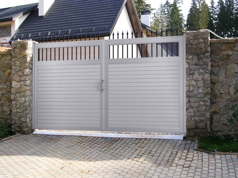 Уличные ворота DoorHan в Красноярске с установкой